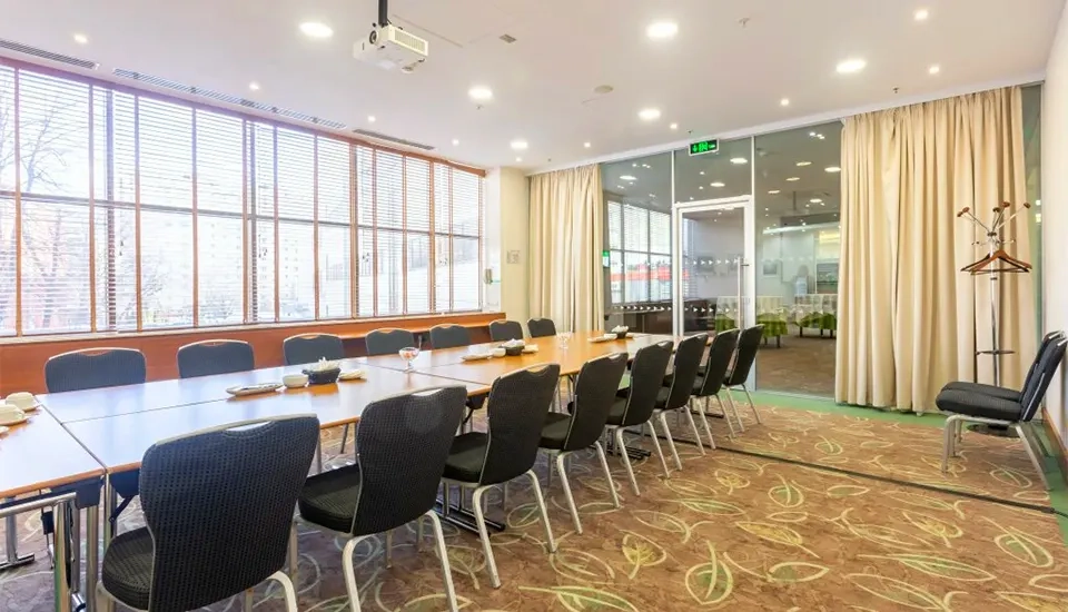 هتل هالیدی این مسکو سوکولنیکی مسکو